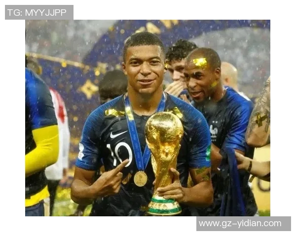 真金铸就球星卡价值足球收藏热潮再掀新风尚 真金铸就球星卡价值足球收藏热潮再掀新风尚