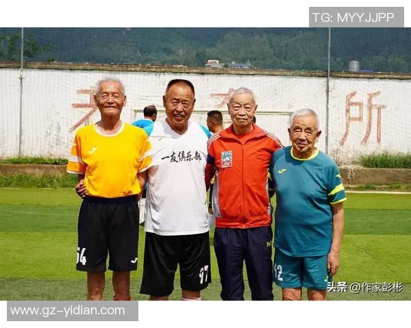 绿茵豪杰赞歌以足球球星诗句展现热血与荣耀