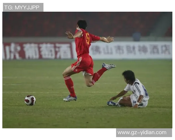 足球顶级球星精彩瞬间集锦展现无与伦比的技术与荣耀时刻 足球顶级球星精彩瞬间集锦展现无与伦比的技术与荣耀时刻