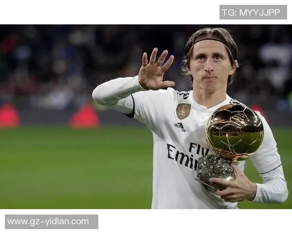 利比里亚足球球星的成长轨迹与国际赛场上的辉煌表现 利比里亚足球球星的成长轨迹与国际赛场上的辉煌表现